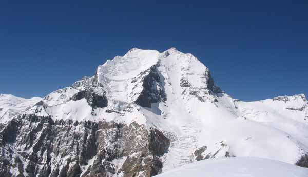 Ascent of Evghenii Korzhenevskoy Peak (7105m)